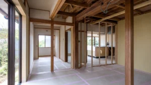 木造住宅を改修するリフォーム会社をイメージする写真